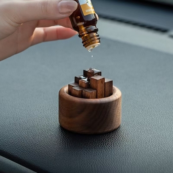 Musta pähklipuu väike küttepuudehunnik lõhnava puidu eeterlik õli lõhnava puidu eeterlik õli tulevaba aroomiteraapia auto Väike küttepuudehunniku kaunistus lõhnav puit