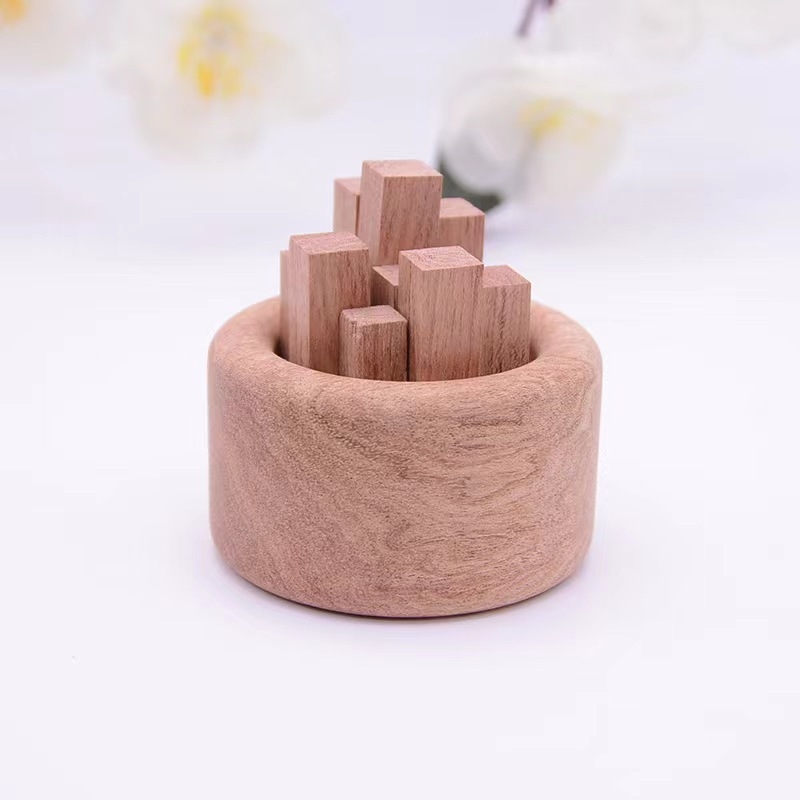 Musta pähklipuu väike küttepuudehunnik lõhnava puidu eeterlik õli lõhnava puidu eeterlik õli tulevaba aroomiteraapia auto Väike küttepuudehunniku kaunistus lõhnav puit