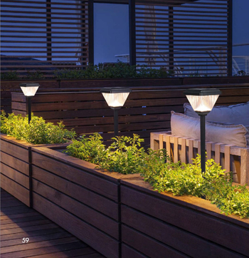 Egyedi négylevelű lóhere napelemes gyeplámpa LED kültéri vízálló napelemes oszloplámpa napelemes PC konnektoros lámpa