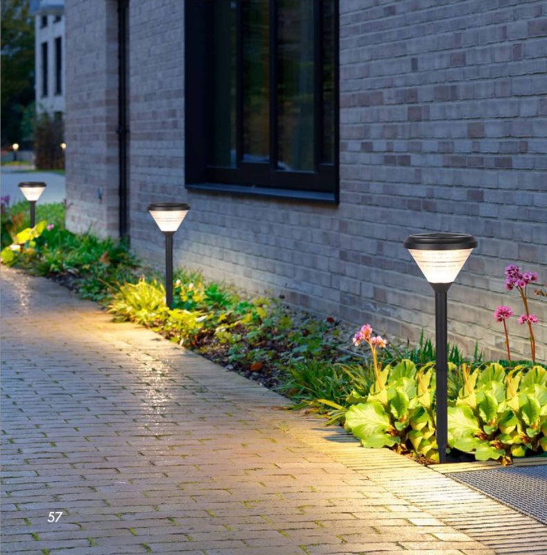 Egyedi négylevelű lóhere napelemes gyeplámpa LED kültéri vízálló napelemes oszloplámpa napelemes PC konnektoros lámpa