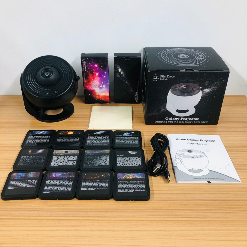 Határokon átnyúló gömb fókuszáló vetítőlámpa HD fókuszáló éjszakai fény 13 kártyás film égbolt csillagok légkör asztali lámpa