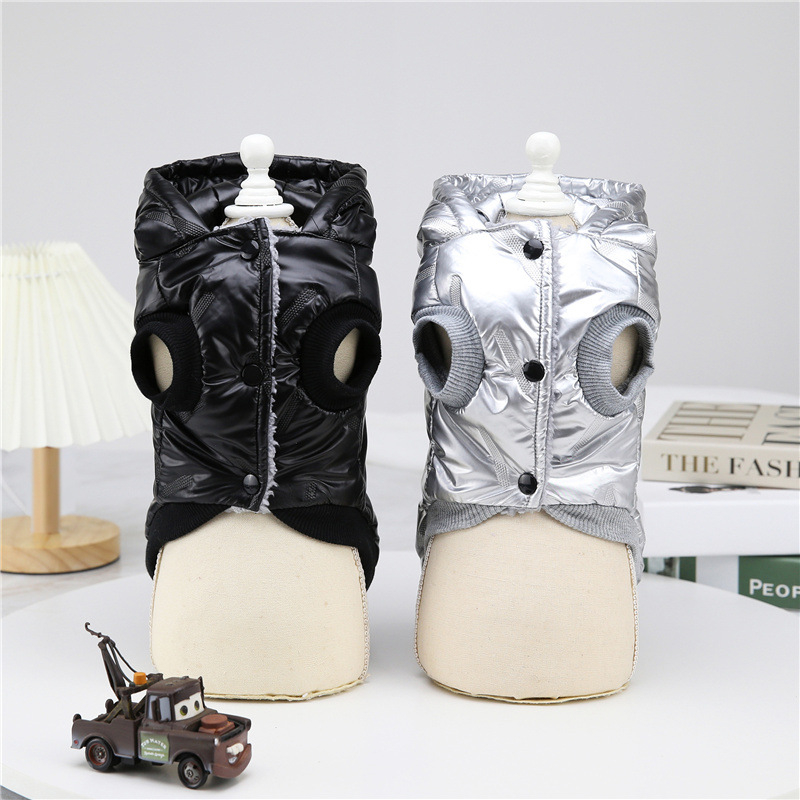 Macskák és kutyák kedvenc meleg, aranyos, pácolt lábszárvégekkel, pamuttal bélelt, raktáron, határokon átnyúló nagykereskedelemben, új őszi és téli macska- és kutyaruhák