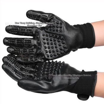 Lemmikloomade suplemis- ja massaažikindad, rullitud kassikindad, rullitud koerakindad, loomade kammimise ja karvaeemaldusvahendid, puhastamise ja ujumiskindad