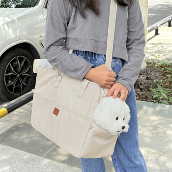 Kisállat crossbody táska válltáska macska és kutya utazótáska légáteresztő hálós ablak cica és kutya kirándulás táska kutyatáska légáteresztő és hordozható