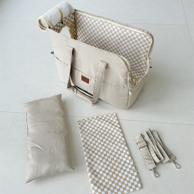 Kisállat crossbody táska válltáska macska és kutya utazótáska légáteresztő hálós ablak cica és kutya kirándulás táska kutyatáska légáteresztő és hordozható