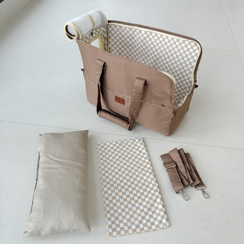 Kisállat crossbody táska válltáska macska és kutya utazótáska légáteresztő hálós ablak cica és kutya kirándulás táska kutyatáska légáteresztő és hordozható