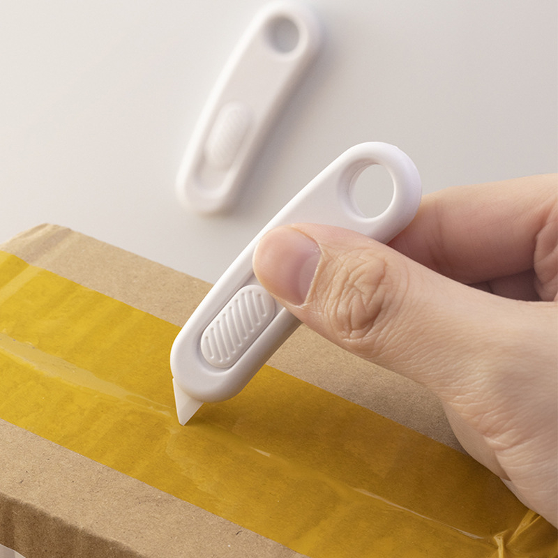 Mágneses tapadókorongos expressz kés kicsomagoló kés kartondoboz kicsomagoló kés mini kis méretű kés kulcstartó