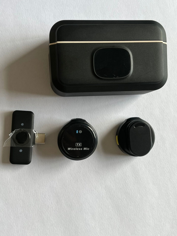 Piiriülesed plahvatused Q8Q9 juhtmevaba kraekinnitusega mikrofon Q8Q9 üks lohistamine kaks Apple`i Androidi magnetpandlaga mobiiltelefoni salvestussõnad