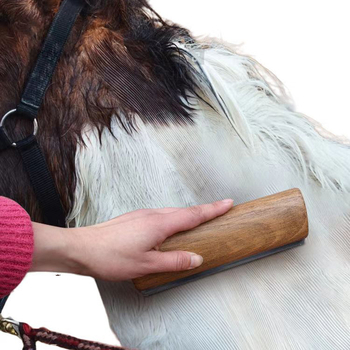 Стъргалка за конска пот, конни принадлежности, гребен за коне, инструменти за почистване на конска козина, четка за почистване на баня за конни надбягвания, бръснене, четка от масивна дървесина
