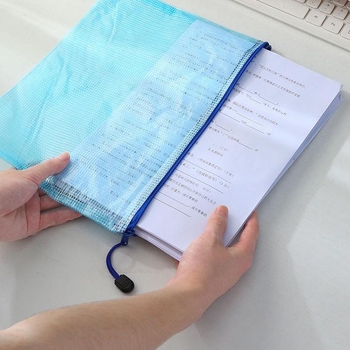 4 dokumendikotti, läbipaistvast materjalist õpilastestide paberkott, materjalist toimikukott, ruuduline lukuga kott, kontoritarbed, 10 tk pakis