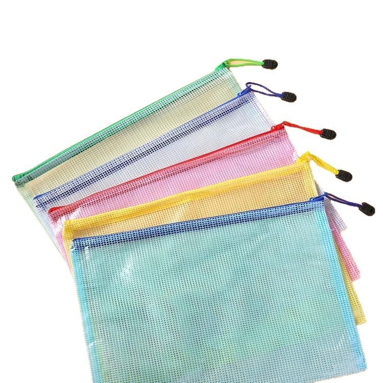 4 dokumendikotti, läbipaistvast materjalist õpilastestide paberkott, materjalist toimikukott, ruuduline lukuga kott, kontoritarbed, 10 tk pakis