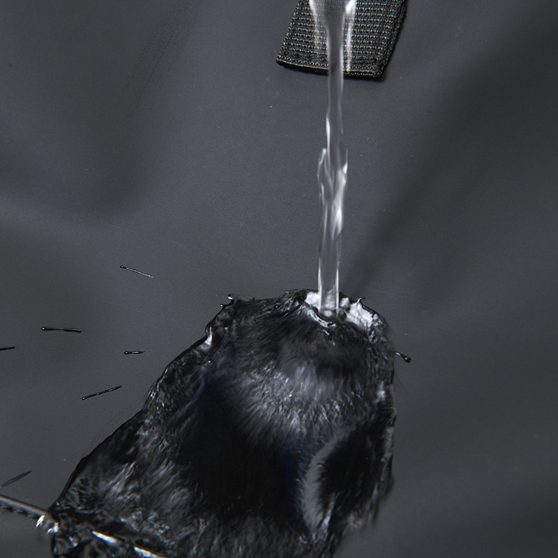 Piiriülene Amazon Europe'i vabaaja kokkurullitav seljakott lühikesteks reisideks. Suure mahutavusega kokkurullitav reisiseljakott.