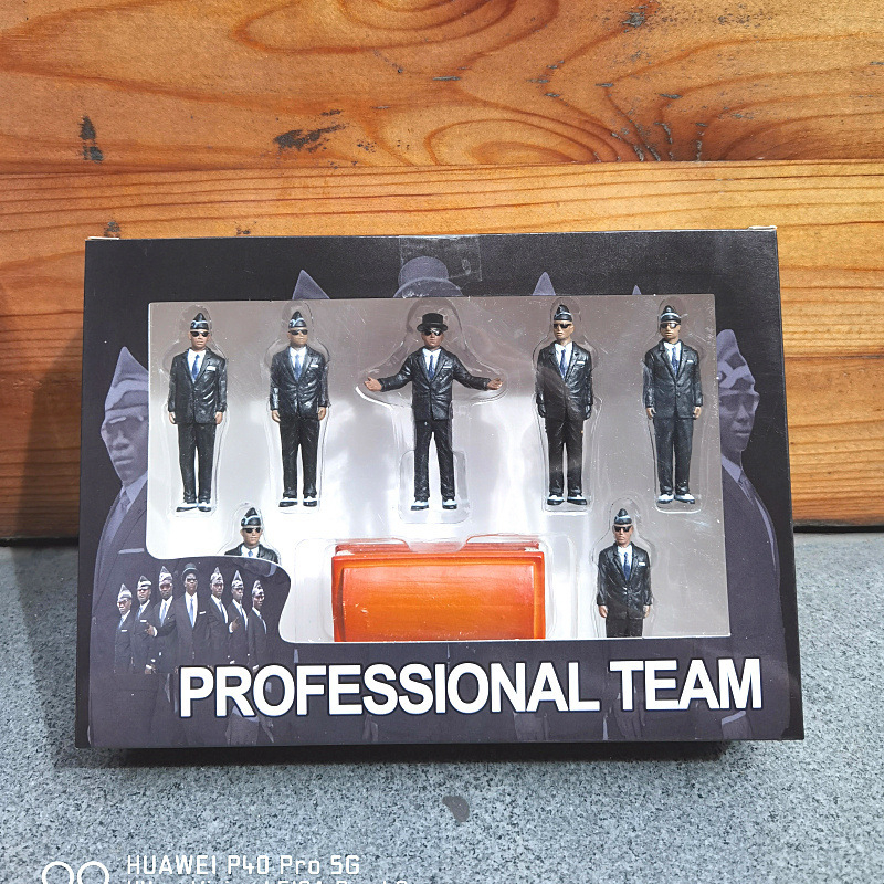 Isetegemise musta kirstu kuju ja tantsivad saalikandjad Aafrika matused Matusetarbed Naljakas nipp