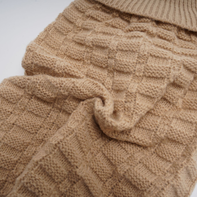 Lemmikloomariided sügis- ja talvestiilis kootud revääriga, elastse ruudulise mustriga, kolmemõõtmeline ühevärviline koera- ja kassikampsun Briti stiilis