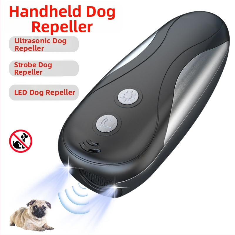 Gamyklinis ultragarsinis šunų vairavimo įrenginys, stiprios šviesos blykstės kambarys lauke, nešiojamas naminių gyvūnėlių lojantis šuo, yra sandėlyje