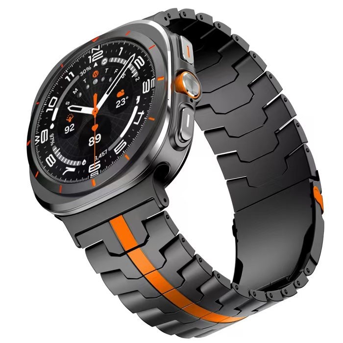 Samsung Watch7 Ultra titánötvözetből készült, 47 mm-es, Vasember fém, titánacél óraszíjjal kompatibilis.