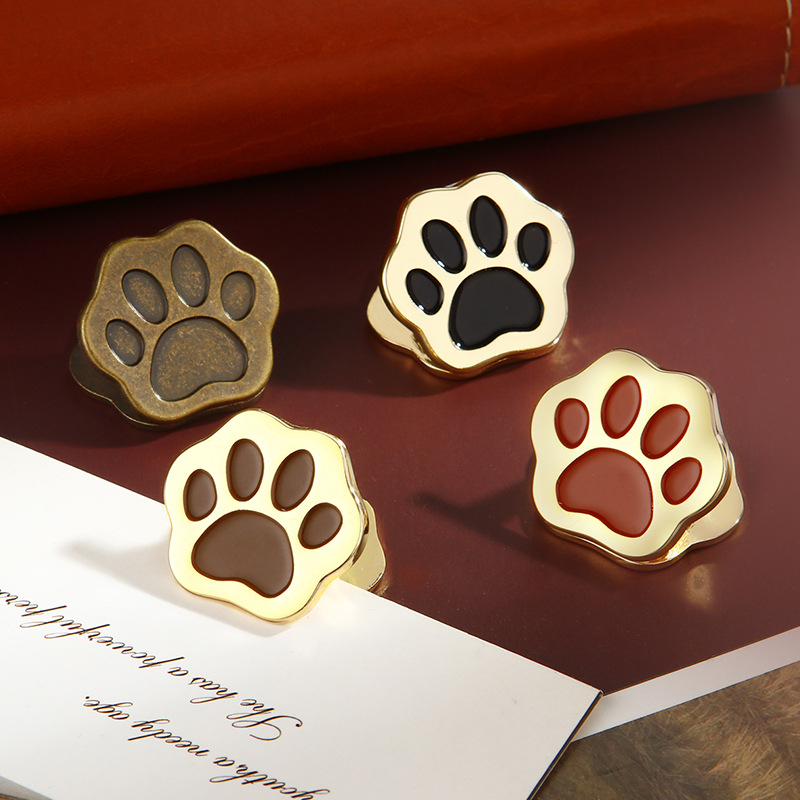 Katės letena, sąskaitų segtukas, mokinių testo popieriaus klasifikavimo segtukas, mielas mažas metalinis segtukas, užrašų segtukas, biuro reikmenų sąskaitų segtukas