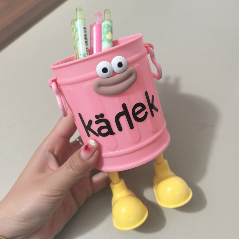 Didelės vertės animacinių filmukų asmeninis rašiklių laikiklis studentams, didelės talpos, mielas, paprastas, retro stiliaus kibiras daiktams laikyti.