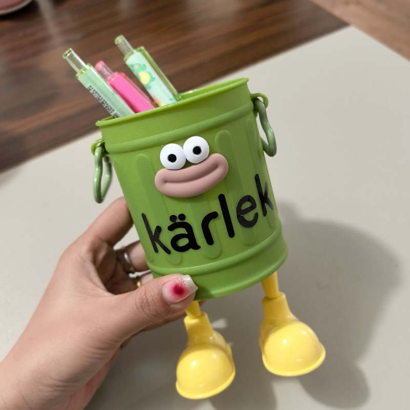 Didelės vertės animacinių filmukų asmeninis rašiklių laikiklis studentams, didelės talpos, mielas, paprastas, retro stiliaus kibiras daiktams laikyti.