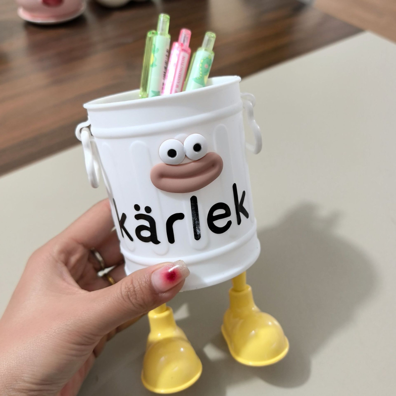 Didelės vertės animacinių filmukų asmeninis rašiklių laikiklis studentams, didelės talpos, mielas, paprastas, retro stiliaus kibiras daiktams laikyti.