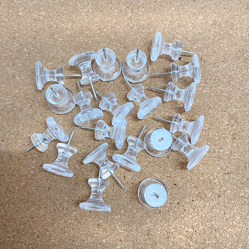 100 suurt knopkat, eriti suured läbipaistvad värvilised I-nööpnõelad, Ameerika knopkad, korgitahvel, teadetetahvel, pressnaelad