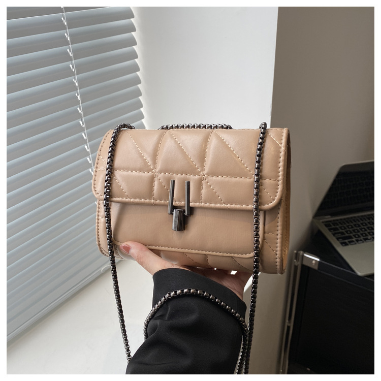 Piiriülene tipptasemel rombikujuline väike ruudukujuline kott naistele 2024. aasta uus moodne Chaneli stiilis õlakott, pendeldaja, universaalne ristikere kott