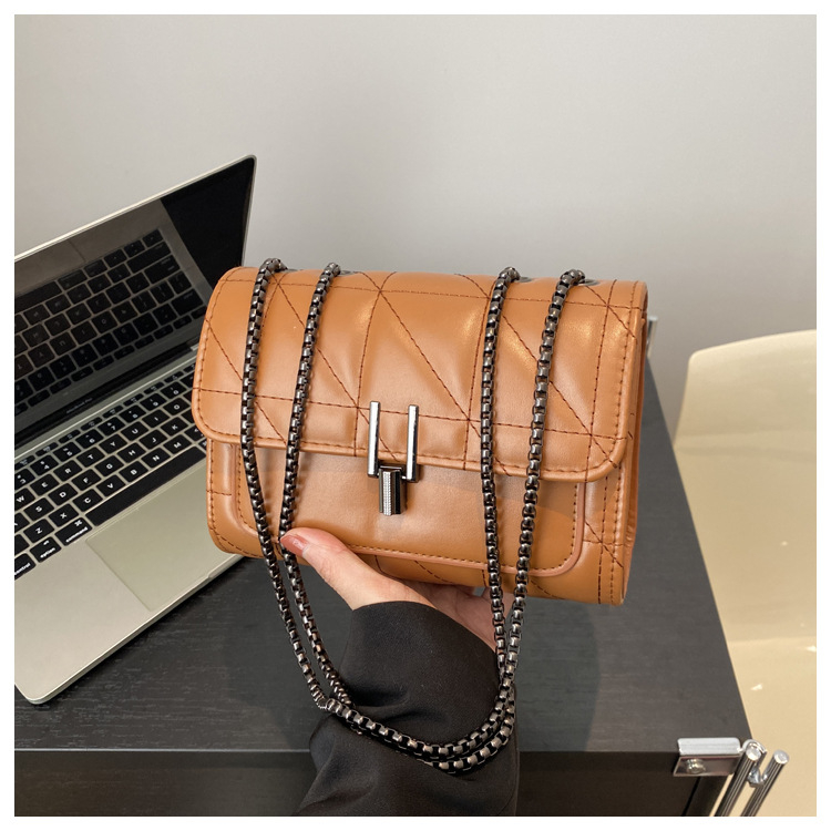 Piiriülene tipptasemel rombikujuline väike ruudukujuline kott naistele 2024. aasta uus moodne Chaneli stiilis õlakott, pendeldaja, universaalne ristikere kott