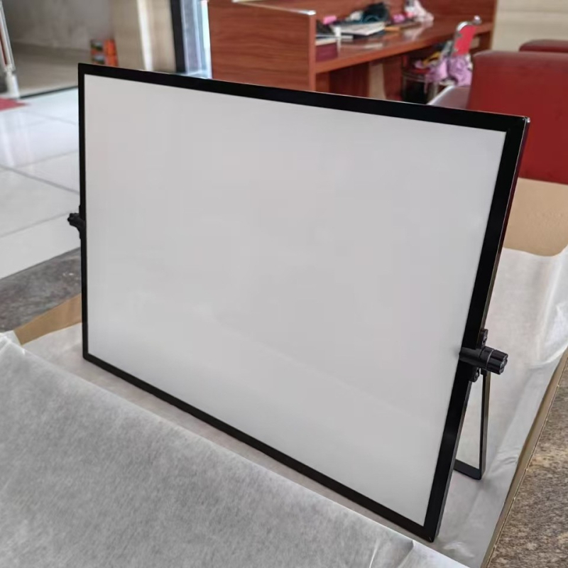 Kokkupandav lauapaneel, alumiiniumisulamist raam, kahepoolne kokkupandav lauaarvuti märkmetahvel, kustutatav kronstein, magnetiline kirjutamine