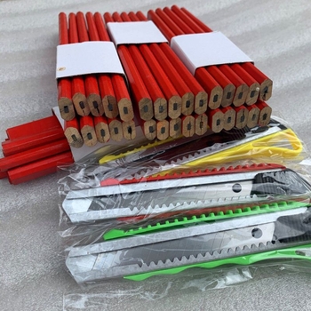 Medienos apdirbimo pieštukas-tušas žymėjimo darbams, specialus plokščias galvutės rašiklis medienai, juodas, aštuonkampis, raudonas, mėlynas, didelės spalvos, kryžminis kraštas