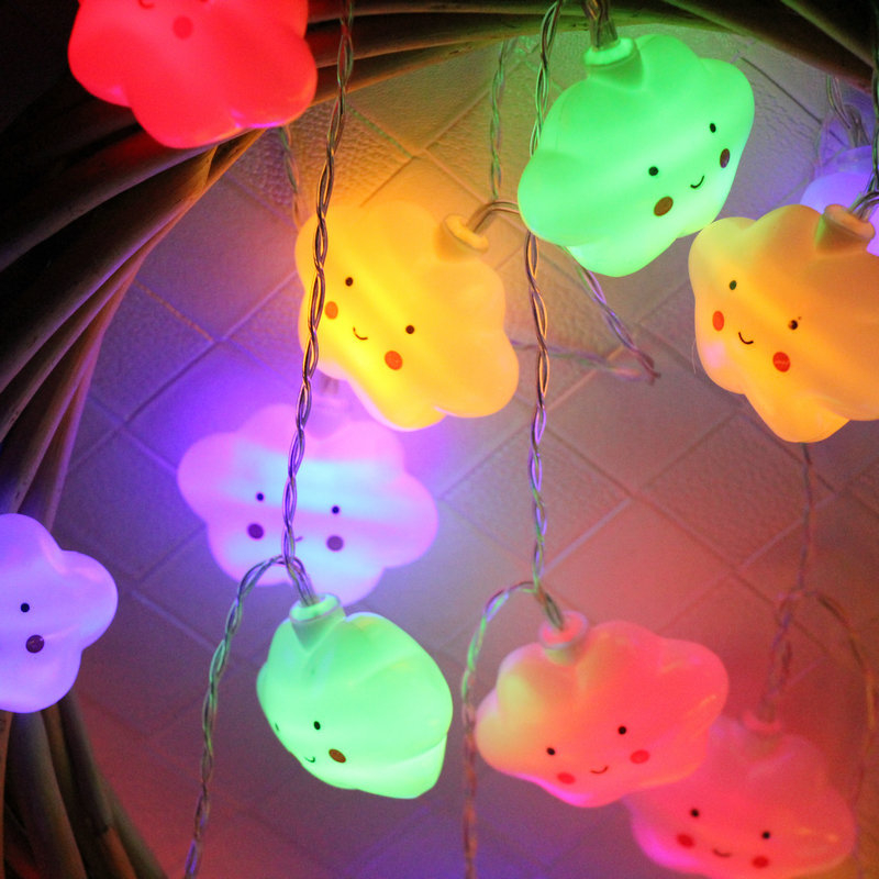 LED girliandos, žvaigždžių šviesos, debesų, besišypsančių veidų šviesos, vaivorykštės girliandos, gimtadienio vakarėlio kambario apšvietimo scenos išdėstymas