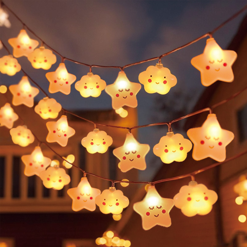 LED girliandos, žvaigždžių šviesos, debesų, besišypsančių veidų šviesos, vaivorykštės girliandos, gimtadienio vakarėlio kambario apšvietimo scenos išdėstymas