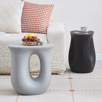 Mažas netaisyklingo stiliaus šiaurės šalių kavos staliukas, dizainerio stiliaus šoninis staliukas, kampinis staliukas mažam butui, kūrybingas U formos mažas kavos staliukas