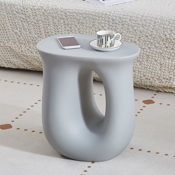 Mažas netaisyklingo stiliaus šiaurės šalių kavos staliukas, dizainerio stiliaus šoninis staliukas, kampinis staliukas mažam butui, kūrybingas U formos mažas kavos staliukas