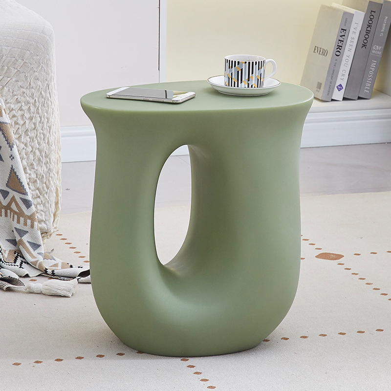 Mažas netaisyklingo stiliaus šiaurės šalių kavos staliukas, dizainerio stiliaus šoninis staliukas, kampinis staliukas mažam butui, kūrybingas U formos mažas kavos staliukas