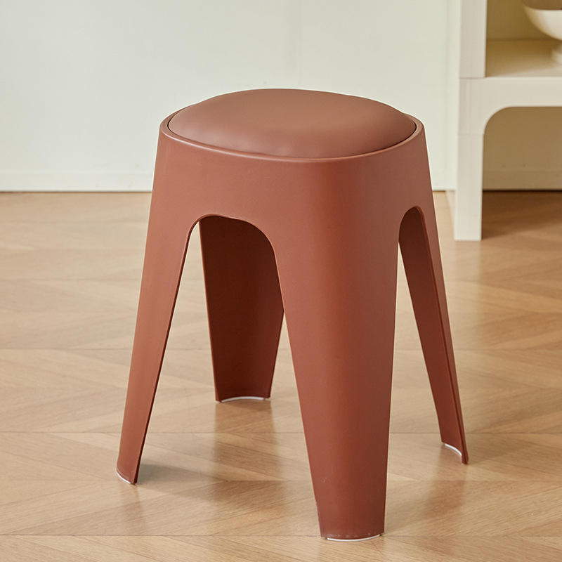 Majapidamises kasutatav plasttool, virnastatav hoiutool, moodne lihtne restoranitool, nahast pehme kotiga, padjaga, plastist ümmargune tool