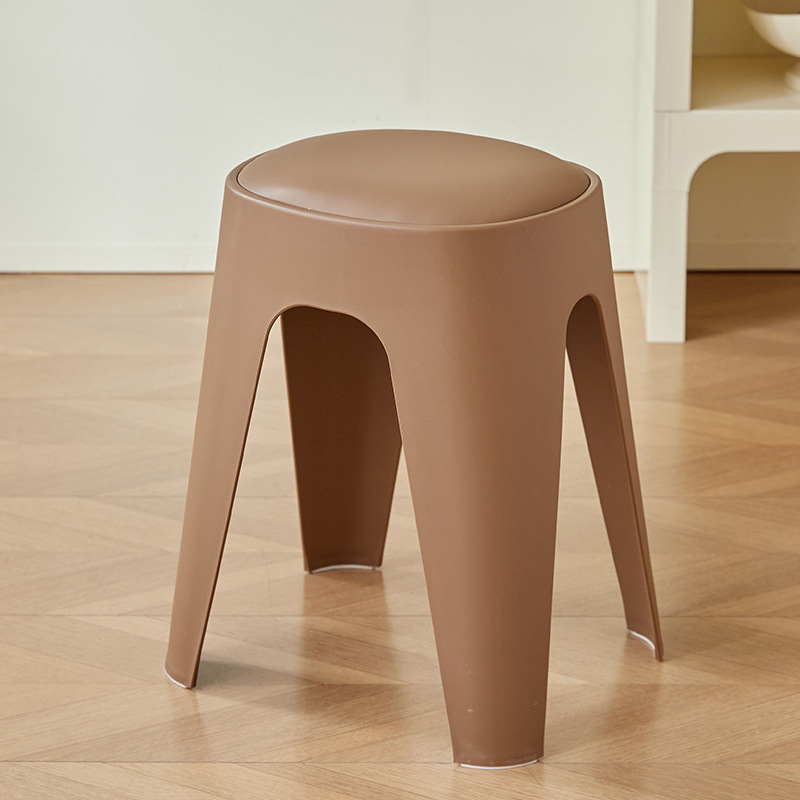 Majapidamises kasutatav plasttool, virnastatav hoiutool, moodne lihtne restoranitool, nahast pehme kotiga, padjaga, plastist ümmargune tool