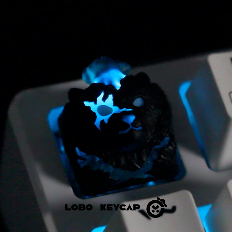 Täiendasin poolläbipaistvat klahvikatet Alone, Shadow Legioni isikupärastatud vaigust mehaanilist klaviatuuri ühe kahemõõtmelise Esc-klahviga