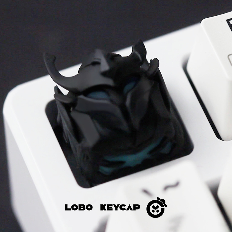 Täiendasin poolläbipaistvat klahvikatet Alone, Shadow Legioni isikupärastatud vaigust mehaanilist klaviatuuri ühe kahemõõtmelise Esc-klahviga