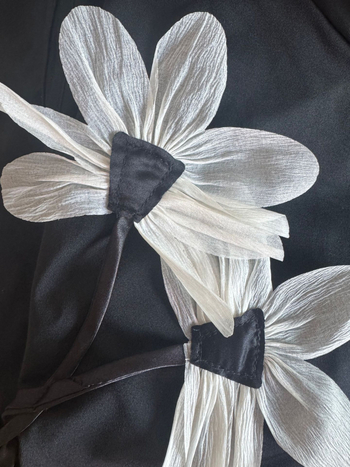 2025. aasta uus must vabaaja kleit stereolilledega Euroopa ja Ameerika stiilis õhuke ekstra suur suurus