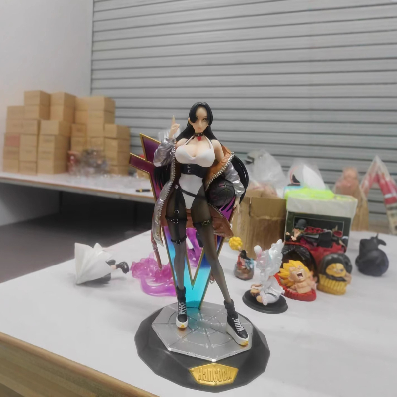 Anime hulgimüük Minu kuningas Hesseba lohistamispüstol must loll figuurimudeli ornament