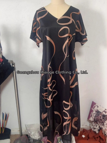 Νέο, κομψό, διασυνοριακό φόρεμα με τυπωμένο ντεκολτέ V για γυναίκες, σε μέγεθος Plus Size, με κομψή φούστα μεσαίου μήκους για μετακινήσεις.