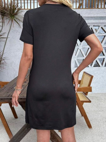 Ευρωπαϊκό και αμερικανικό ανοιξιάτικο και φθινοπωρινό Amazon Elegant Commuter γυναικείο PU δέρμα με ραφή, μακρυμάνικο, στρογγυλό ντεκολτέ και σέξι κοντό φόρεμα μόδας