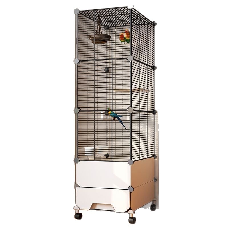 Suur pritsmekindel linnupuur papagoidele, kakaduudele, kuldnokkadele, suurtele müünidele, viirpapagoidele ja kanaarilindudele, luksuslik haljastusvilla