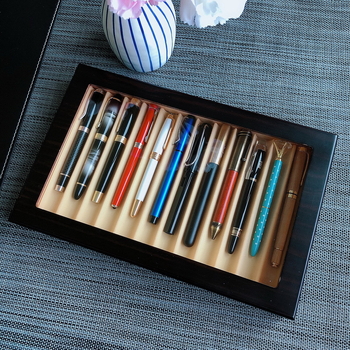 Hulgimüük laos vintage pastapliiatsi kapis kirjatarvete kastis pastapliiatsi allkirjaga pastapliiatsi vitriinkapp värvitud puidust sigarikollektsioon