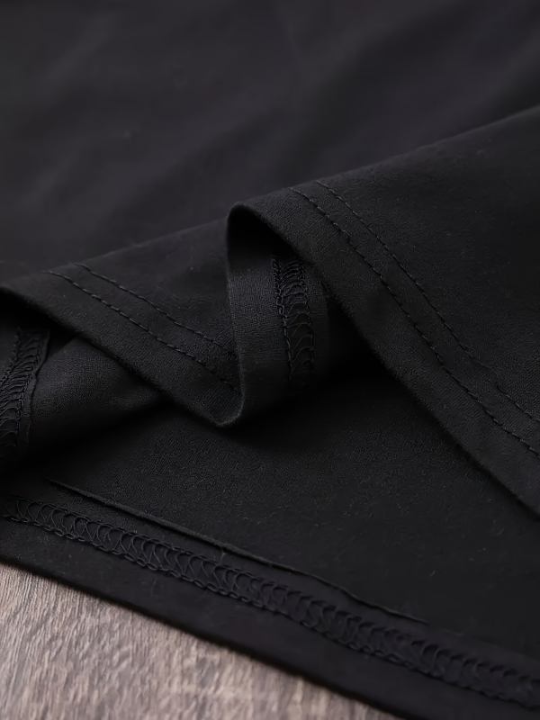 Női grafikus mintás póló - lezser, kerek nyakú, rövid ujjú