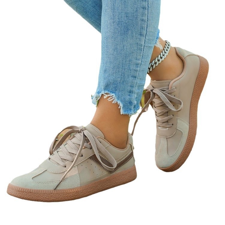 Retro stiliaus laisvalaikio bateliai, universalūs, balti, moteriški, 2025 m. pavasario ir rudens stiliaus, nauji, lengvi, storapadiai, žemai suvarstomi, madingi „moral“ treniruočių bateliai.