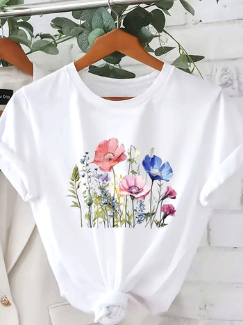 Naiste lillelise mustriga ümara kaelusega T-särk - erksavärviline lillemuster, hingav veniv kangas, masinpestav