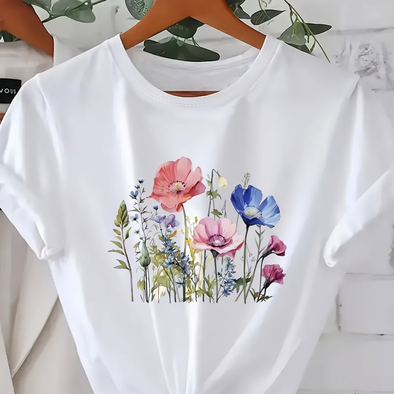 Naiste lillelise mustriga ümara kaelusega T-särk - erksavärviline lillemuster, hingav veniv kangas, masinpestav