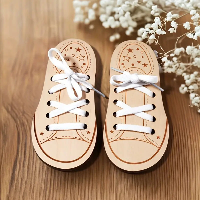 Kingapaelte sidumise kingalaudade tootja, et harjutada laste praktilist kingapaelte sidumise õppimist. Puitlaastudega kingalauad. Varajase hariduse mänguasjad.