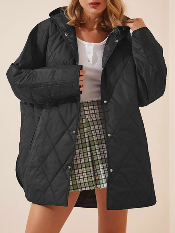 Határokon átnyúló női téli középhosszú, lezser, laza, irodalmi felsőruházat, steppelt pamut felsőruházat, steppelt, kapucnis, könnyű dzseki